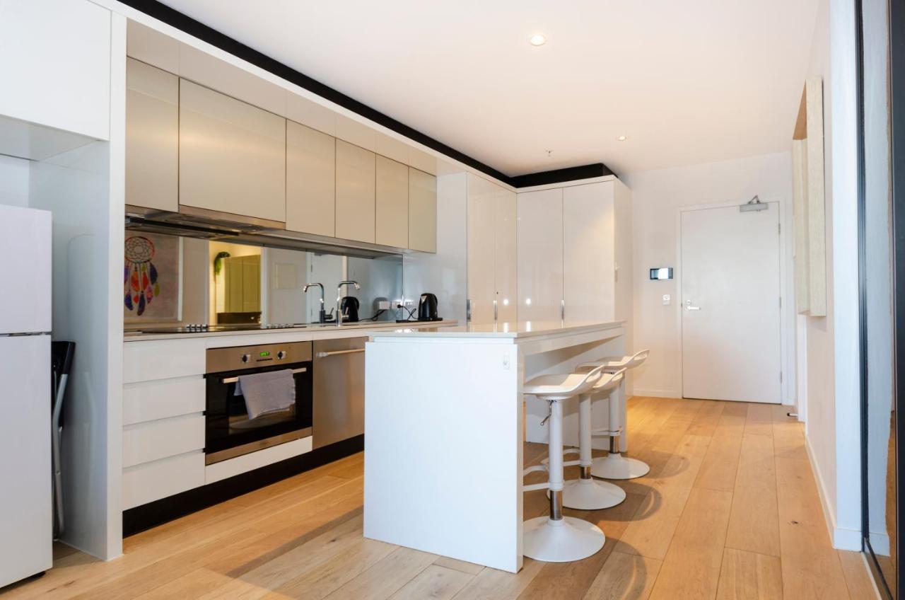 2Br Cbd Pad, City Views, Free Parking, Pool, Gym Melbourne Exterior photo