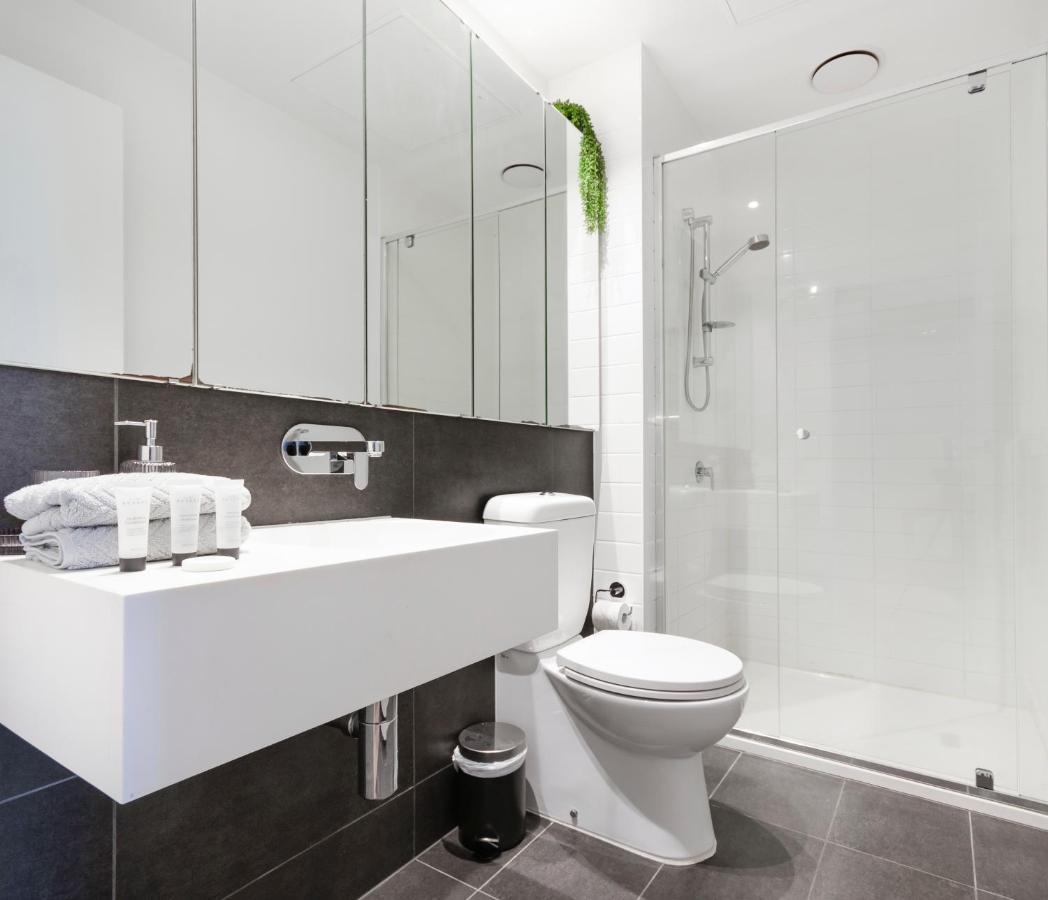 2Br Cbd Pad, City Views, Free Parking, Pool, Gym Melbourne Exterior photo